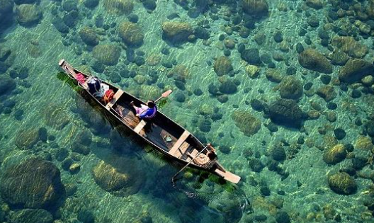 Boating in Umngot River
